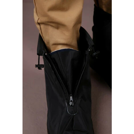 Copriscarpe Impermeabili Incl. Sacca Portaoggetti Gratuita - Copriscarpe Pioggia, Antiscivolo E Impermeabili Muniti Di Riflettori – Uso Notturno Per Bici, Moto Con Pioggia E Neve, XL 28.5CM - immagine 3